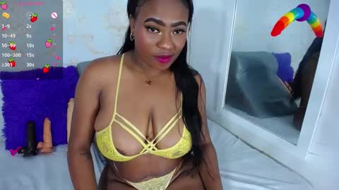 mara_thompsonn online show from February 25, 12:38 pm