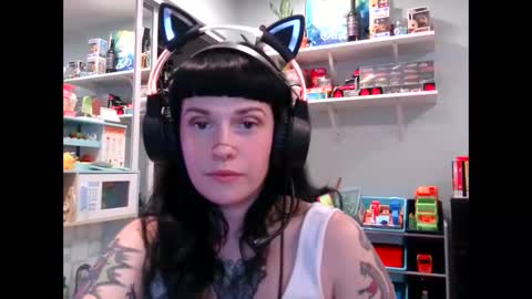 Snapshot of marcelinealtaria chatting on March 1, 3:53 am MarcelineAltaria online show from March 1, 3:53 am