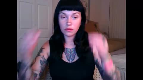 Snapshot of marcelinealtaria chatting on December 16, 4:45 am MarcelineAltaria online show from December 16, 4:45 am