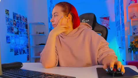 MarcelineChi online show from February 18, 5:28 am