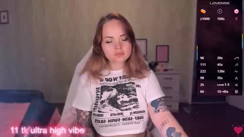 Snapshot of marcelinepeach chatting on September 21, 8:07 pm Sara online show from September 21, 8:07 pm