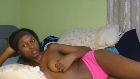 marclyne_cy online show from October 26, 8:32 am