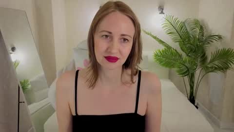 margo_robbbie online show from March 25, 9:45 am