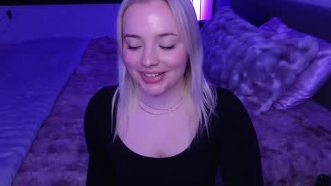 margot_robbie7 online show from March 6, 12:17 am