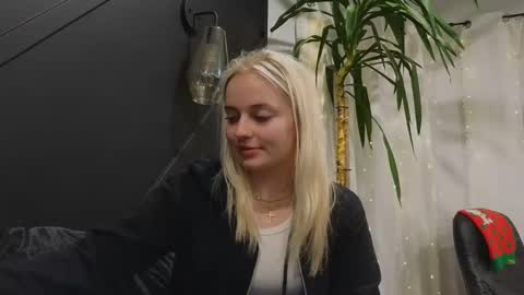 Snapshot of margot_robbie7 chatting on January 14, 5:19 am margot_robbie7 online show from January 14, 5:19 am