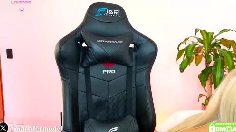 Maria Fer online show from December 1, 6:21 pm