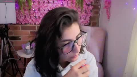 Maria online show from April 18, 7:58 pm