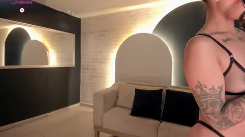 MARIA HERRERA  online show from November 21, 10:23 pm