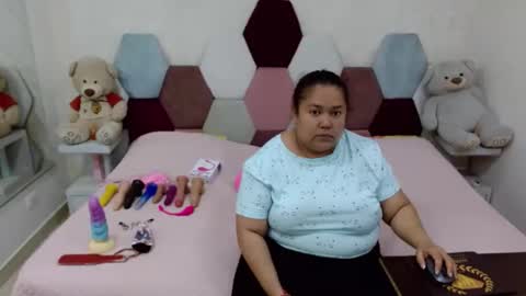 mariana online show from April 2, 2:03 pm