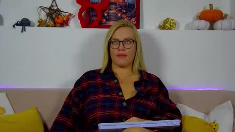 Maria online show from November 2, 7:28 pm