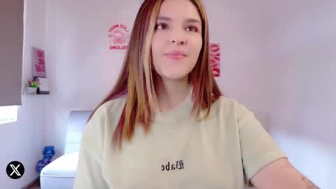 Snapshot of mariangeel_ chatting on October 15, 3:25 pm mariangeel_ online show from October 15, 3:25 pm