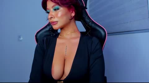 Snapshot of marianne__ chatting on February 25, 6:36 am M A R I A N E online show from February 25, 6:36 am
