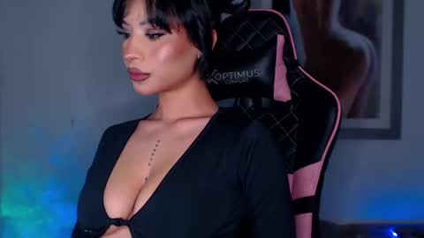 Snapshot of marianne__ chatting on January 9, 6:17 am M A R I A N E online show from January 9, 6:17 am