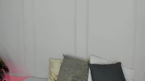 Maria Pettit online show from March 8, 1:04 pm