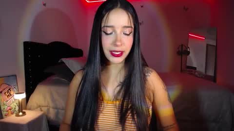 Snapshot of marie_daved chatting on February 24, 4:58 am Nicolle online show from February 24, 4:58 am