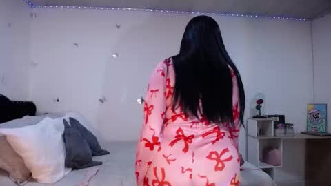 Snapshot of marie_daved chatting on October 12, 3:09 am Nicolle online show from October 12, 3:09 am