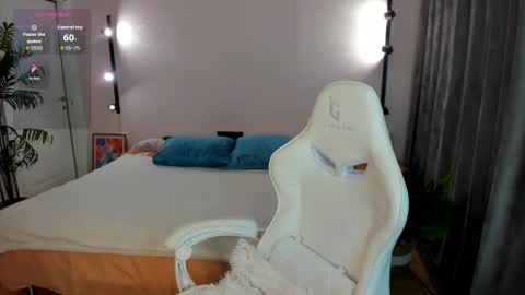 Mariel online show from February 14, 2:35 am