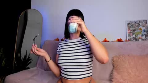 Amelie online show from April 19, 1:05 am