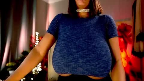 Snapshot of mariicha chatting on February 1, 6:54 am Nikita - Scroll down and read my bio please. New Pictures in Bio online show from February 1, 6:54 am