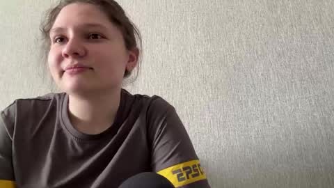 Emmie online show from May 2, 1:42 am