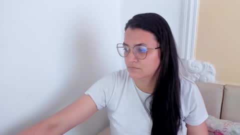 Snapshot of marilyn_garcia chatting on February 7, 8:42 pm MARILYN SEXY online show from February 7, 8:42 pm