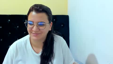 Snapshot of marilyn_garcia chatting on December 31, 12:04 pm MARILYN SEXY online show from December 31, 12:04 pm