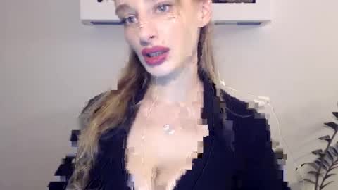 Snapshot of marilyndevilish chatting on January 24, 9:37 pm MarilynDevilish online show from January 24, 9:37 pm