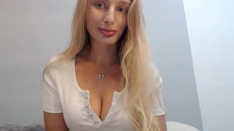 Snapshot of marilyndevilish chatting on October 13, 10:12 pm MarilynDevilish online show from October 13, 10:12 pm