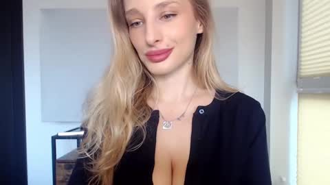 Snapshot of marilyndevilish chatting on January 29, 8:29 am MarilynDevilish online show from January 29, 8:29 am