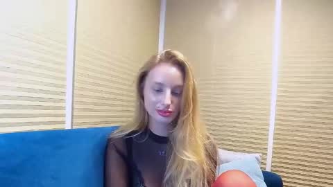 Snapshot of marilyndevilish chatting on October 9, 7:18 pm MarilynDevilish online show from October 9, 7:18 pm