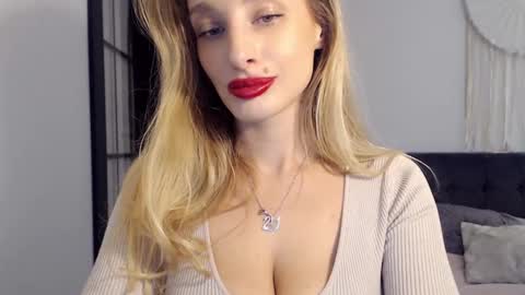 Snapshot of marilyndevilish chatting on February 10, 3:53 pm MarilynDevilish online show from February 10, 3:53 pm