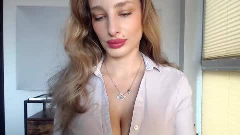 Snapshot of marilyndevilish chatting on March 5, 8:10 am MarilynDevilish online show from March 5, 8:10 am