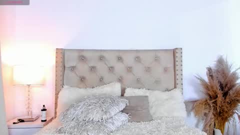 marilynrossy online show from February 6, 4:49 am