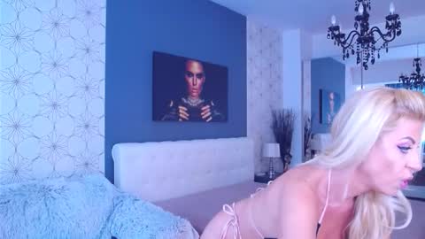 Snapshot of marimais chatting on September 28, 6:53 am Mary Mais online show from September 28, 6:53 am