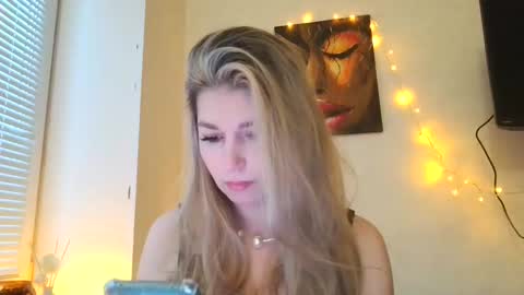 marina_xi online show from January 14, 12:24 pm