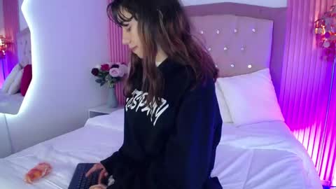 marinette online show from April 15, 9:48 pm