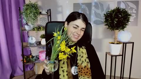 martaedams online show from April 4, 6:01 am