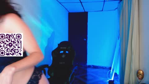 Snapshot of martina_adams chatting on January 23, 12:35 am mari online show from January 23, 12:35 am