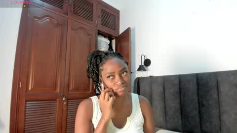 Laura online show from February 22, 7:15 pm