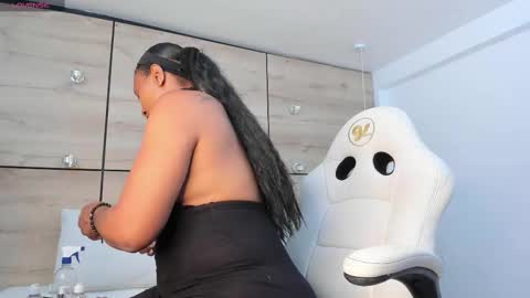 martina touss  online show from February 23, 7:56 pm