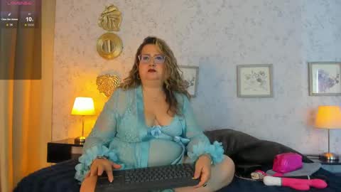 Martina Caicedo online show from June 5, 10:43 am