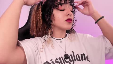 Mary Jane  online show from December 3, 10:07 pm