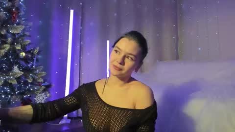 Julia online show from December 22, 9:07 pm