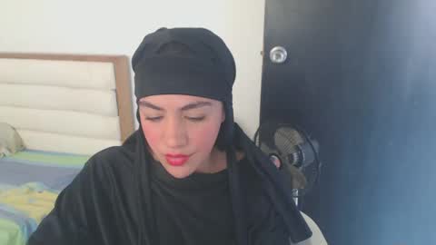 Snapshot of maryam_arabicmilk chatting on February 22, 3:10 pm maryam_arabicmilk online show from February 22, 3:10 pm