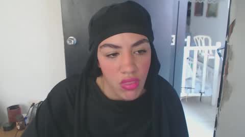 Snapshot of maryam_arabicmilk chatting on December 26, 4:25 pm maryam_arabicmilk online show from December 26, 4:25 pm