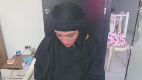 Snapshot of maryam_arabicmilk chatting on January 8, 3:07 pm maryam_arabicmilk online show from January 8, 3:07 pm