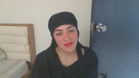 Snapshot of maryam_arabicmilk chatting on February 14, 2:44 pm maryam_arabicmilk online show from February 14, 2:44 pm