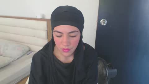 Snapshot of maryam_arabicmilk chatting on January 21, 3:32 pm maryam_arabicmilk online show from January 21, 3:32 pm