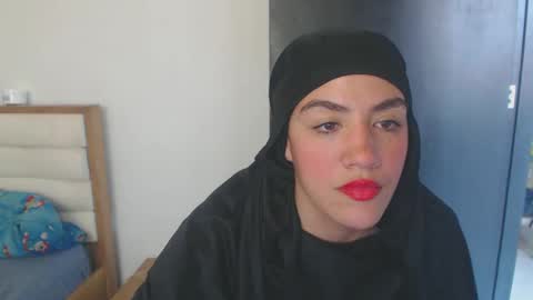 Snapshot of maryam_arabicmilk chatting on December 7, 4:03 pm maryam_arabicmilk online show from December 7, 4:03 pm