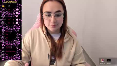 Snapshot of maryluna95 chatting on February 19, 3:39 am Dulce Maria online show from February 19, 3:39 am